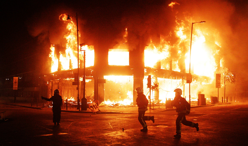 london riots.jpg